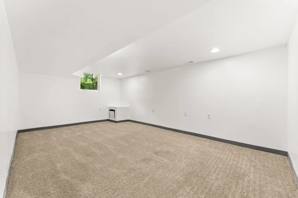 22475 Nancy Avenue Southfield City MI 48033