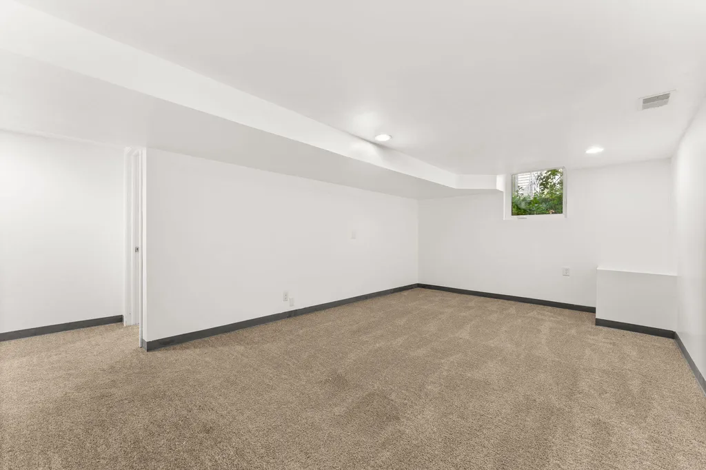 22475 Nancy Avenue Southfield City MI 48033