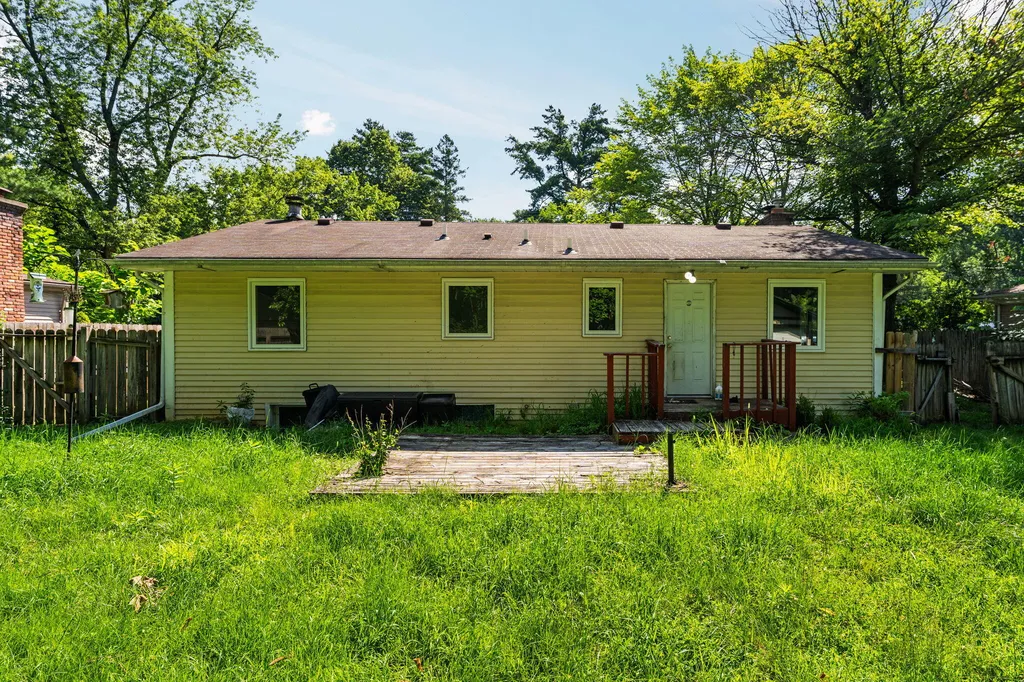 22475 Nancy Avenue Southfield City MI 48033
