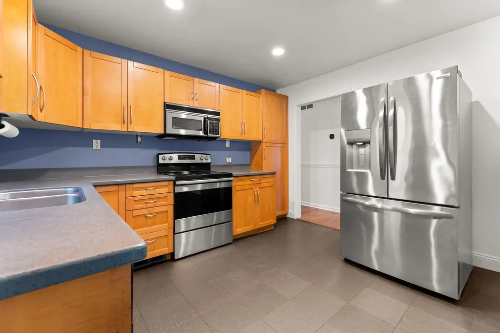 22475 Nancy Avenue Southfield City MI 48033