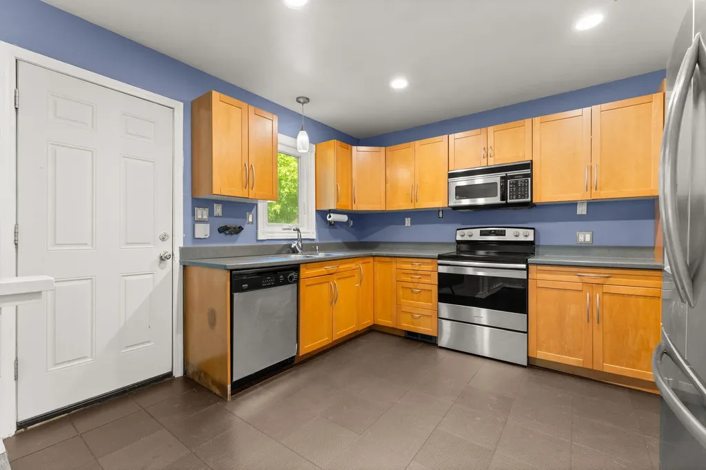 22475 Nancy Avenue Southfield City MI 48033