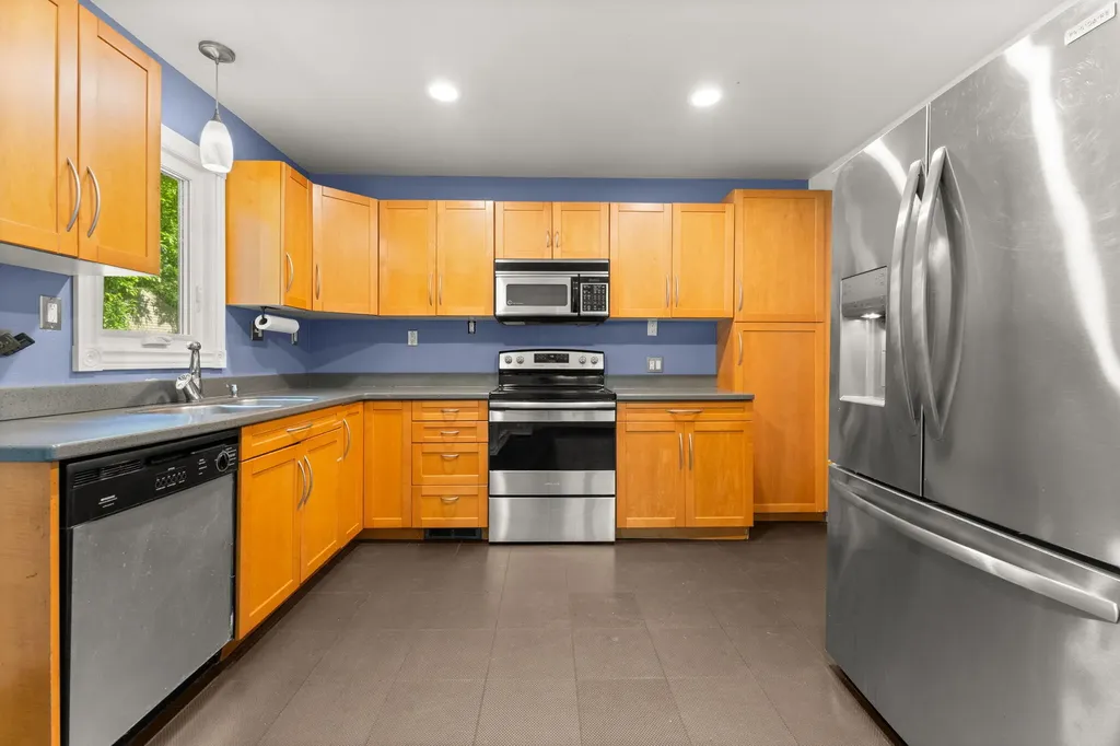 22475 Nancy Avenue Southfield City MI 48033