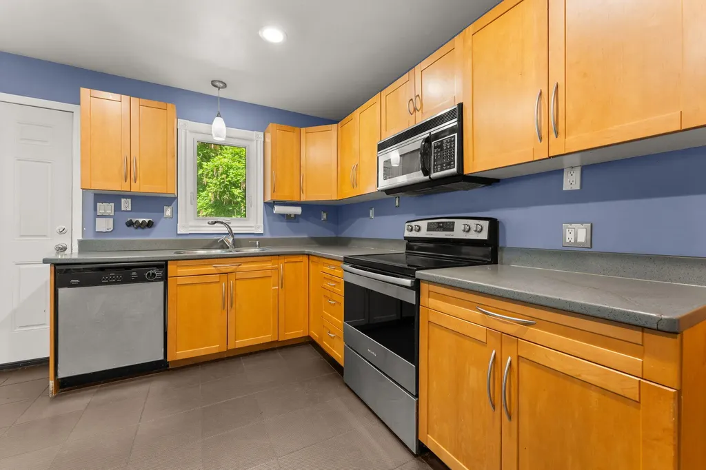 22475 Nancy Avenue Southfield City MI 48033