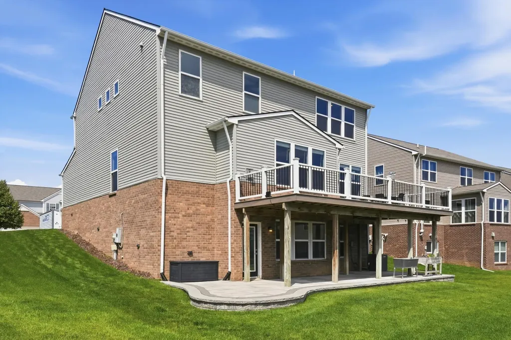 30169 Macintosh Lane Lyon Charter Township MI 48165