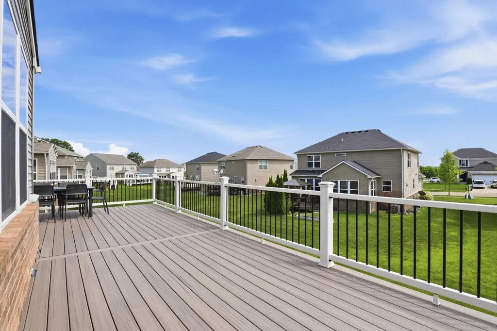 30169 Macintosh Lane Lyon Charter Township MI 48165