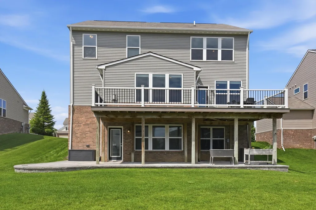 30169 Macintosh Lane Lyon Charter Township MI 48165