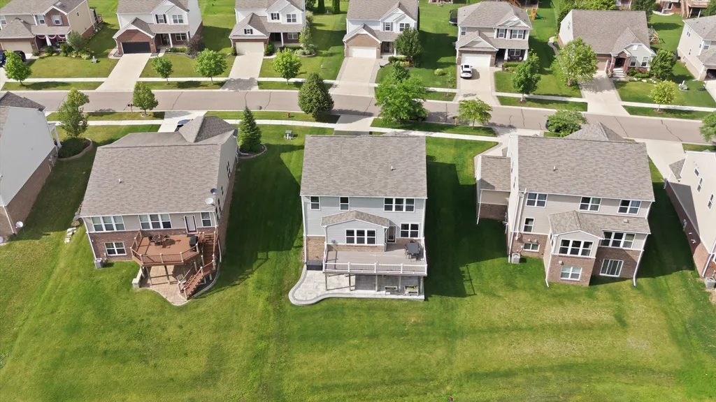 30169 Macintosh Lane Lyon Charter Township MI 48165