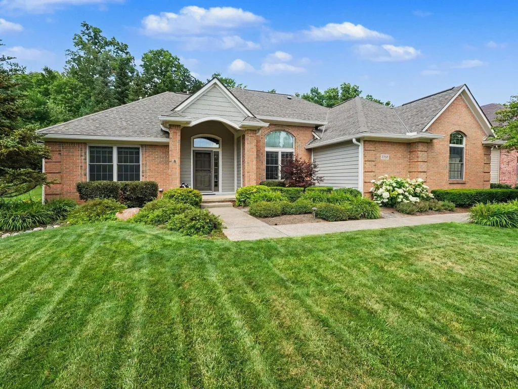 2258 Woodview Lane Pittsfield Charter Township MI 48108
