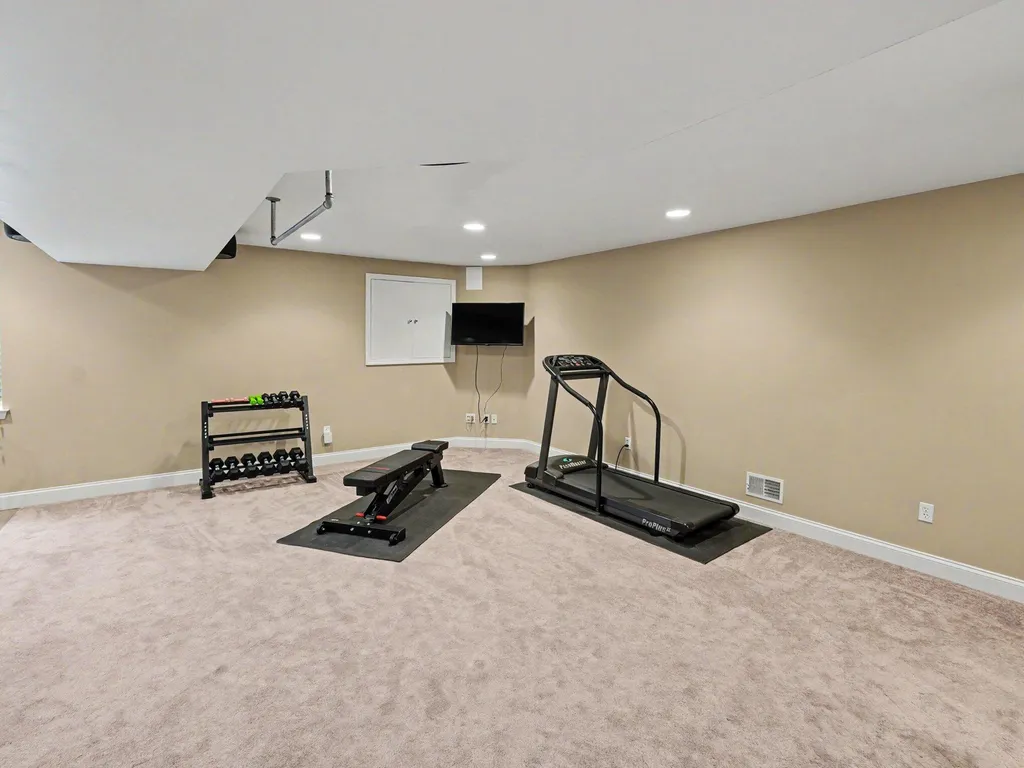 2258 Woodview Lane Pittsfield Charter Township MI 48108