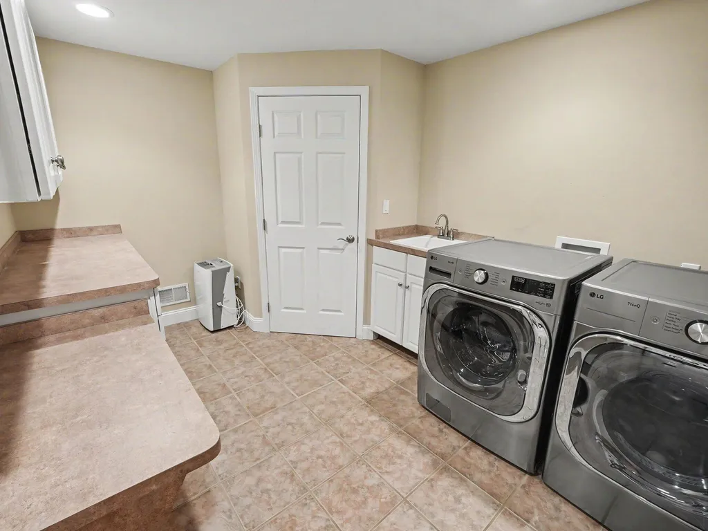 2258 Woodview Lane Pittsfield Charter Township MI 48108