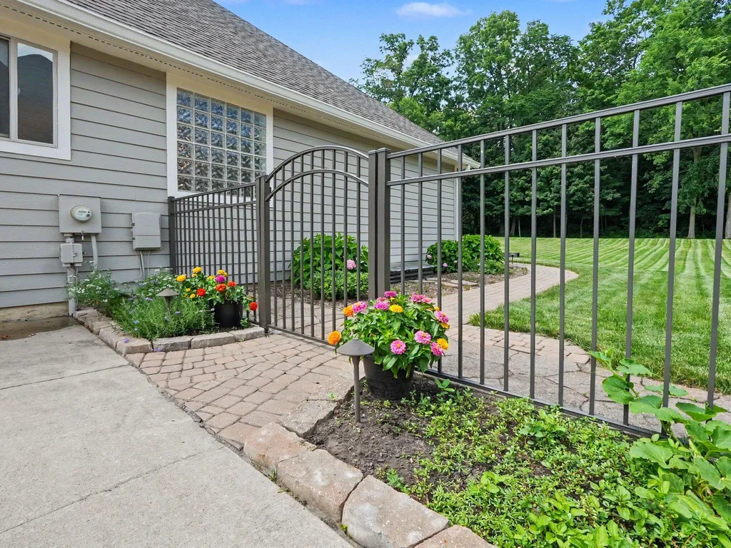 2258 Woodview Lane Pittsfield Charter Township MI 48108