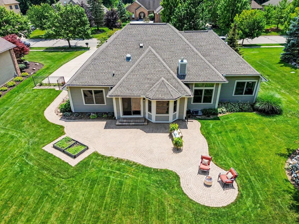2258 Woodview Lane Pittsfield Charter Township MI 48108
