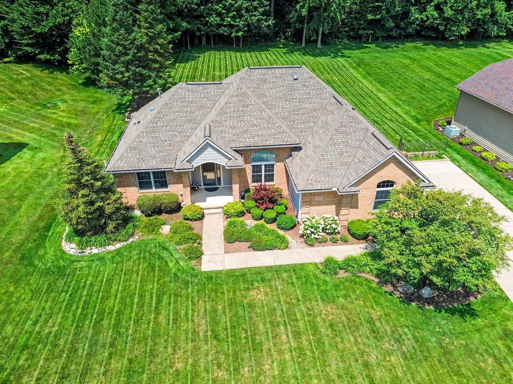 2258 Woodview Lane Pittsfield Charter Township MI 48108