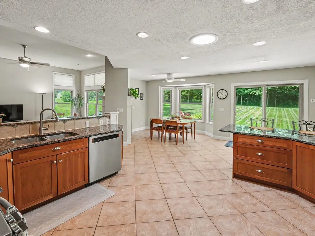 2258 Woodview Lane Pittsfield Charter Township MI 48108