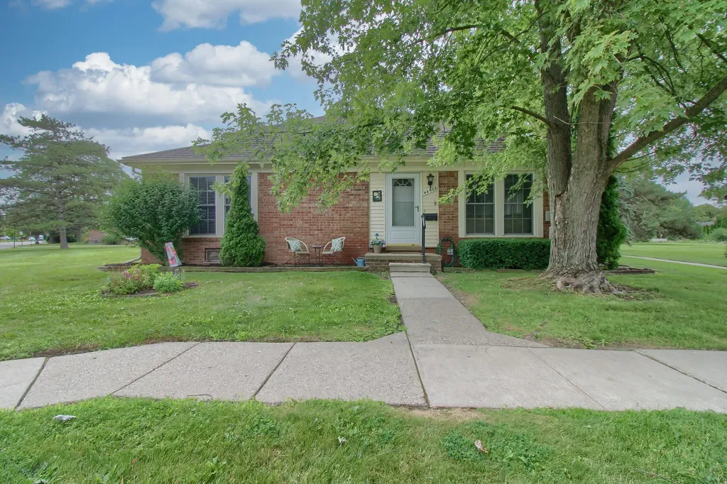 44507 N Umberland Circle Canton Charter Township MI 48187
