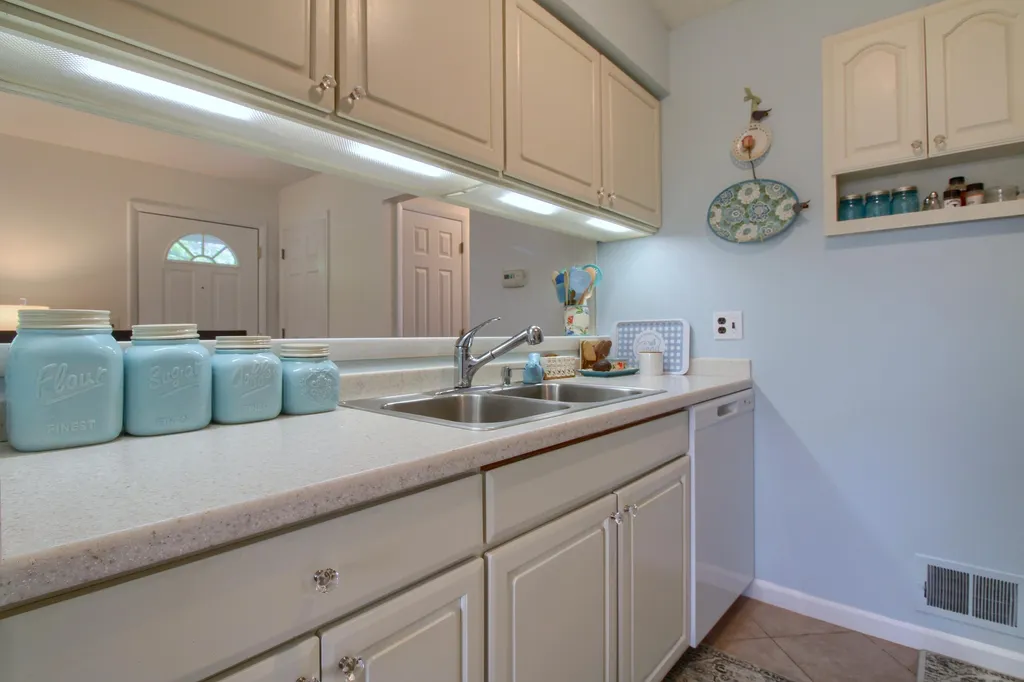 44507 N Umberland Circle Canton Charter Township MI 48187