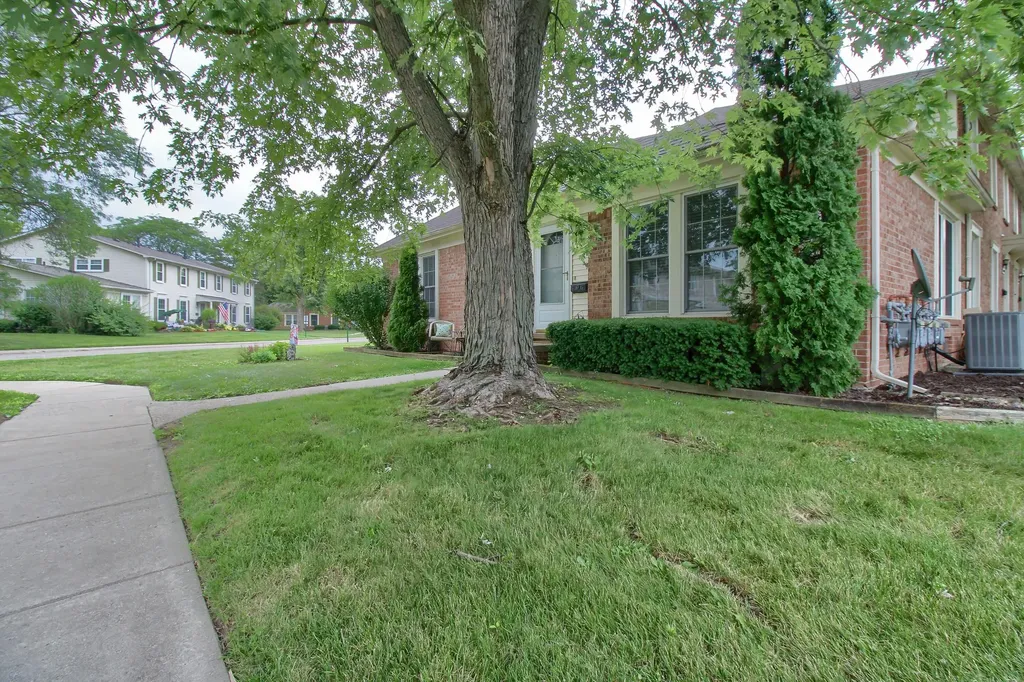 44507 N Umberland Circle Canton Charter Township MI 48187