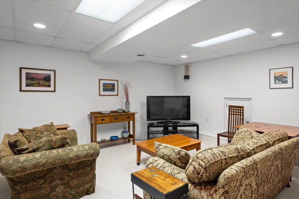 815 Green Road Ann Arbor City MI 48105