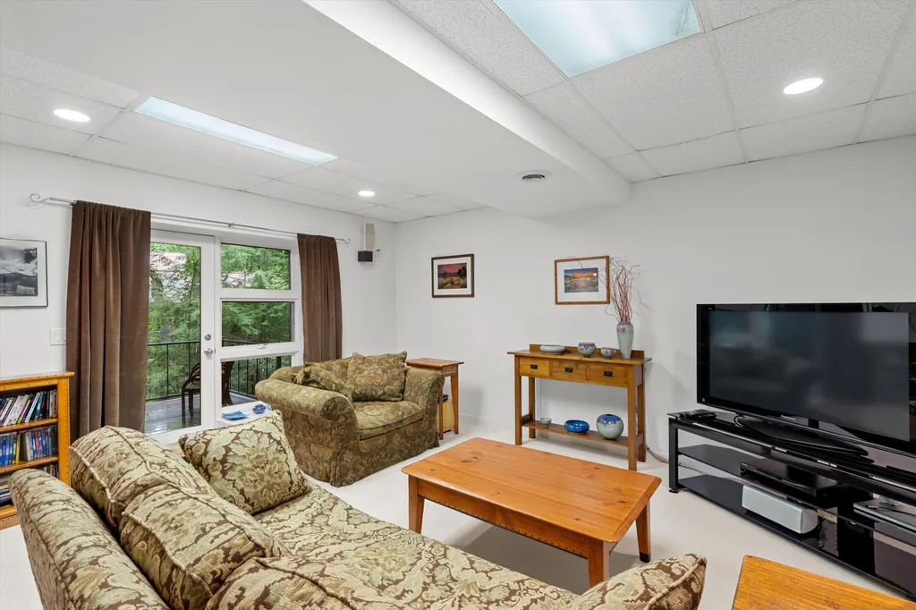 815 Green Road Ann Arbor City MI 48105