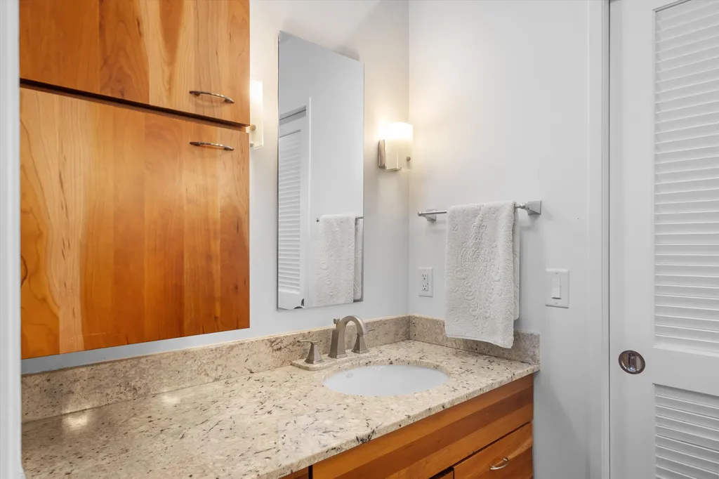 815 Green Road Ann Arbor City MI 48105