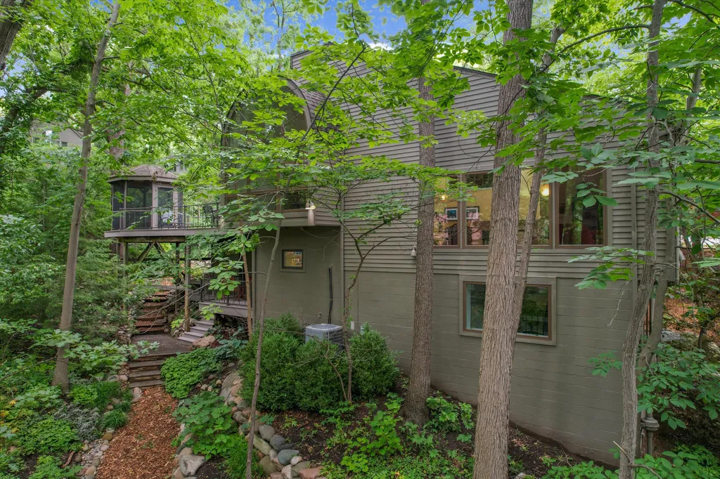 815 Green Road Ann Arbor City MI 48105