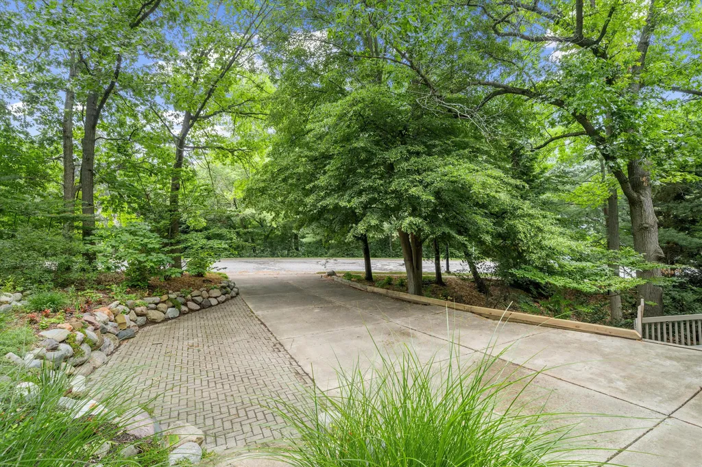 815 Green Road Ann Arbor City MI 48105