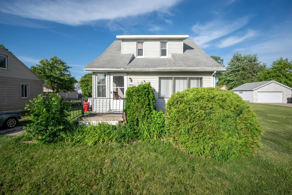 28760 Victor Street Roseville City MI 48066