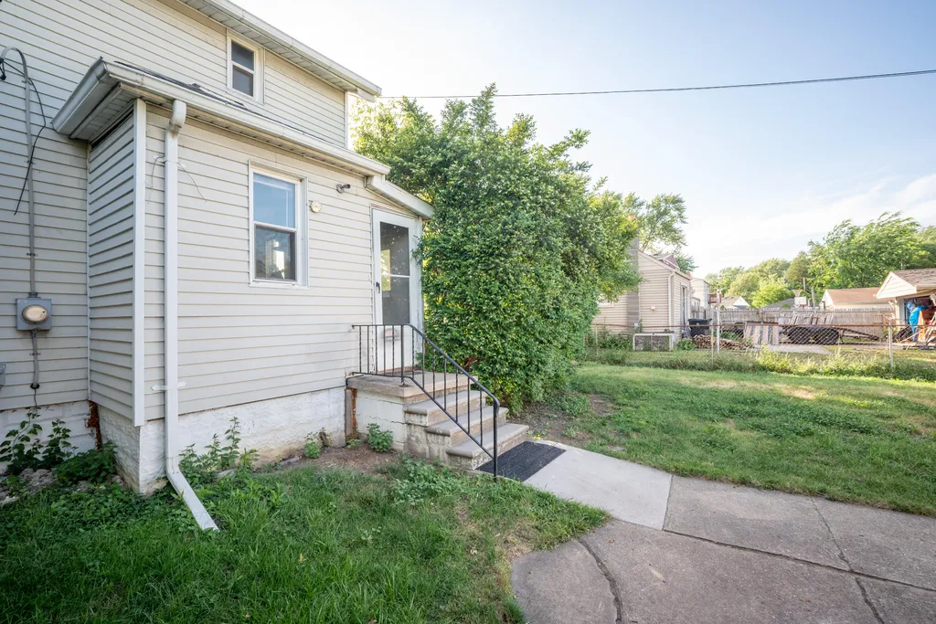 28760 Victor Street Roseville City MI 48066
