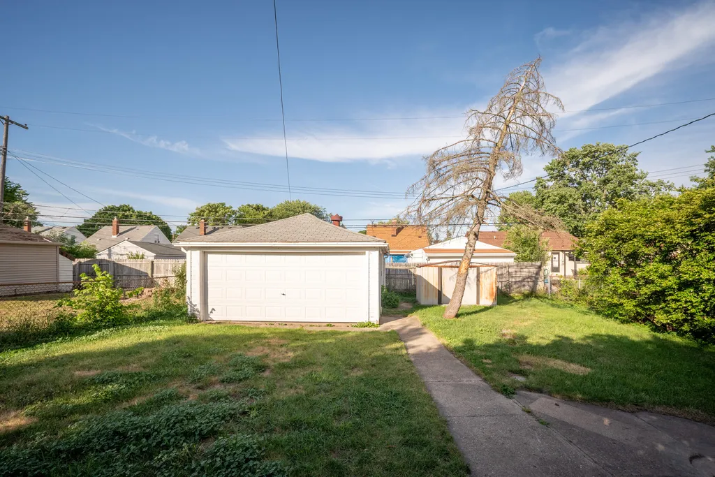 28760 Victor Street Roseville City MI 48066