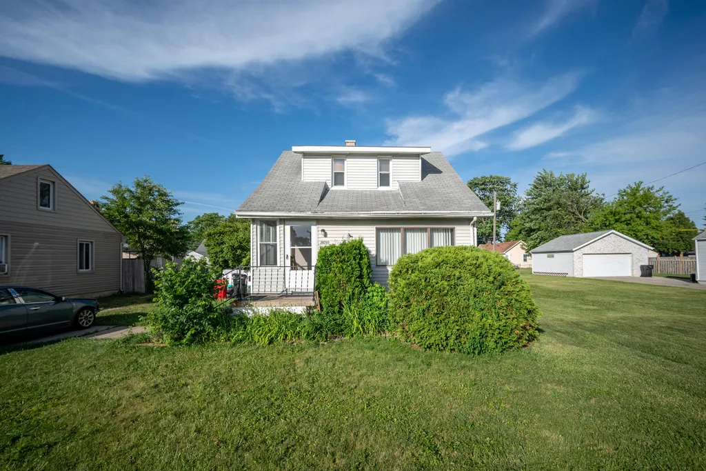 28760 Victor Street Roseville City MI 48066