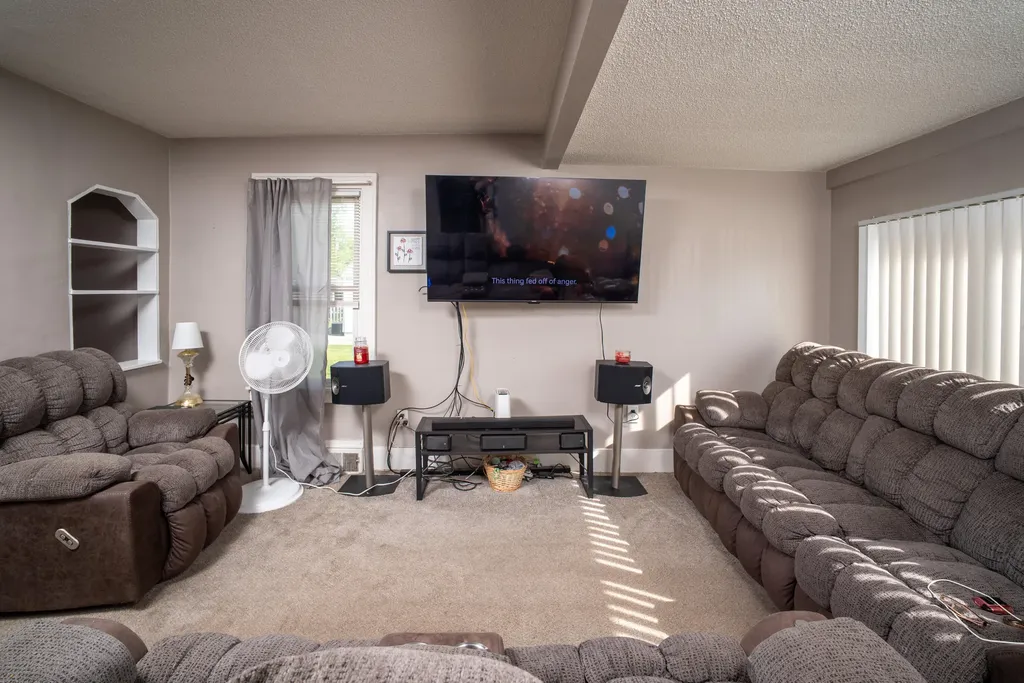 28760 Victor Street Roseville City MI 48066
