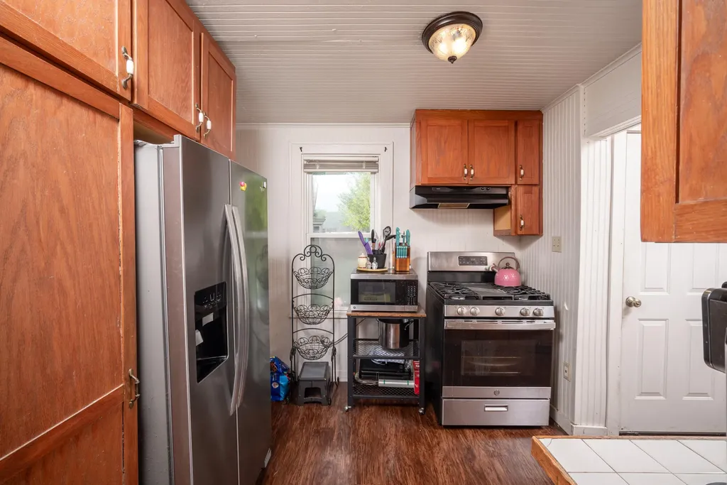 28760 Victor Street Roseville City MI 48066