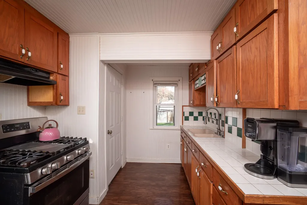28760 Victor Street Roseville City MI 48066