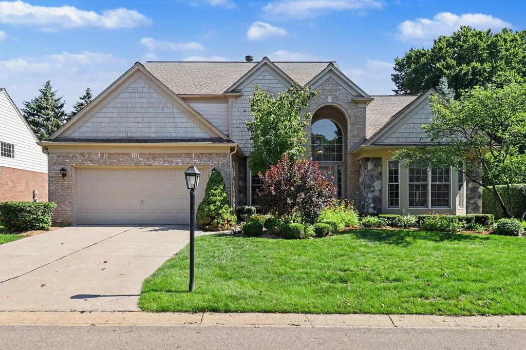 39728 Dun Rovin Drive Northville Township MI 48168