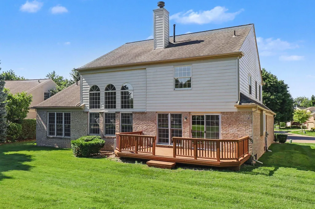 39728 Dun Rovin Drive Northville Township MI 48168