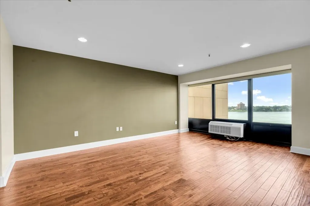 1001 W Jefferson Avenue Detroit City MI 48226