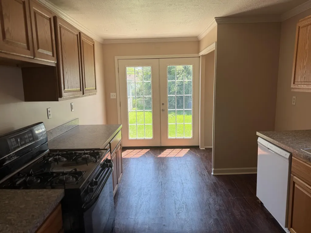1422 E Granet Avenue Oakland Charter Township MI 48030