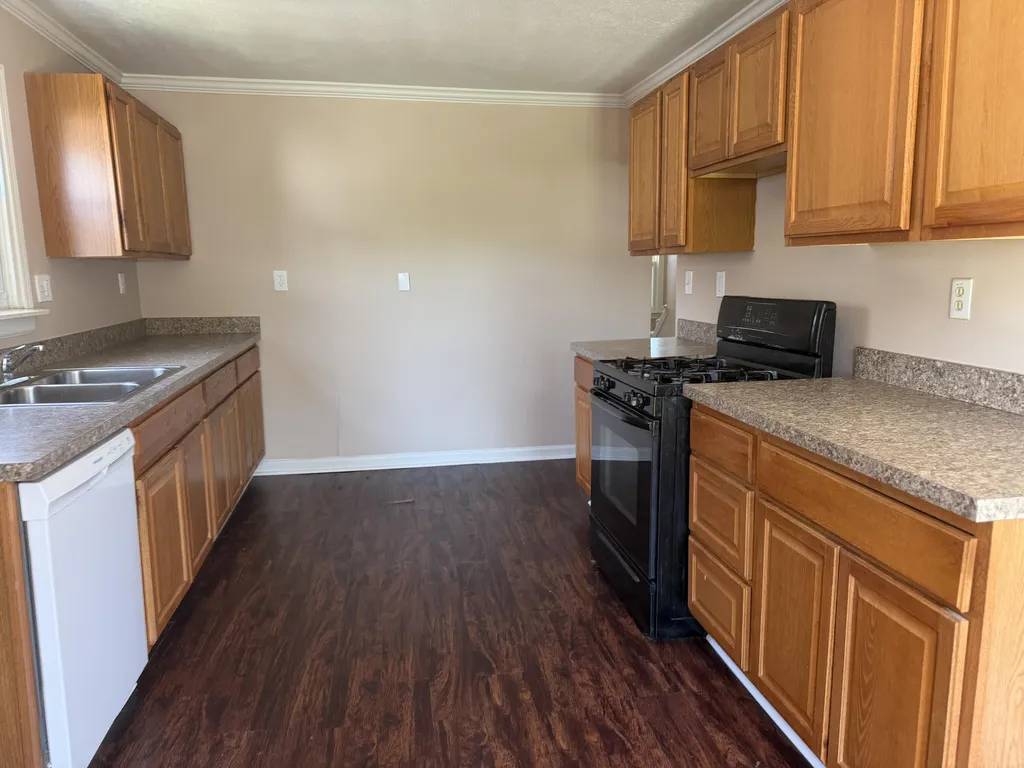 1422 E Granet Avenue Oakland Charter Township MI 48030