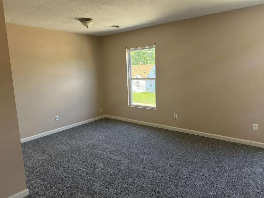 1422 E Granet Avenue Oakland Charter Township MI 48030
