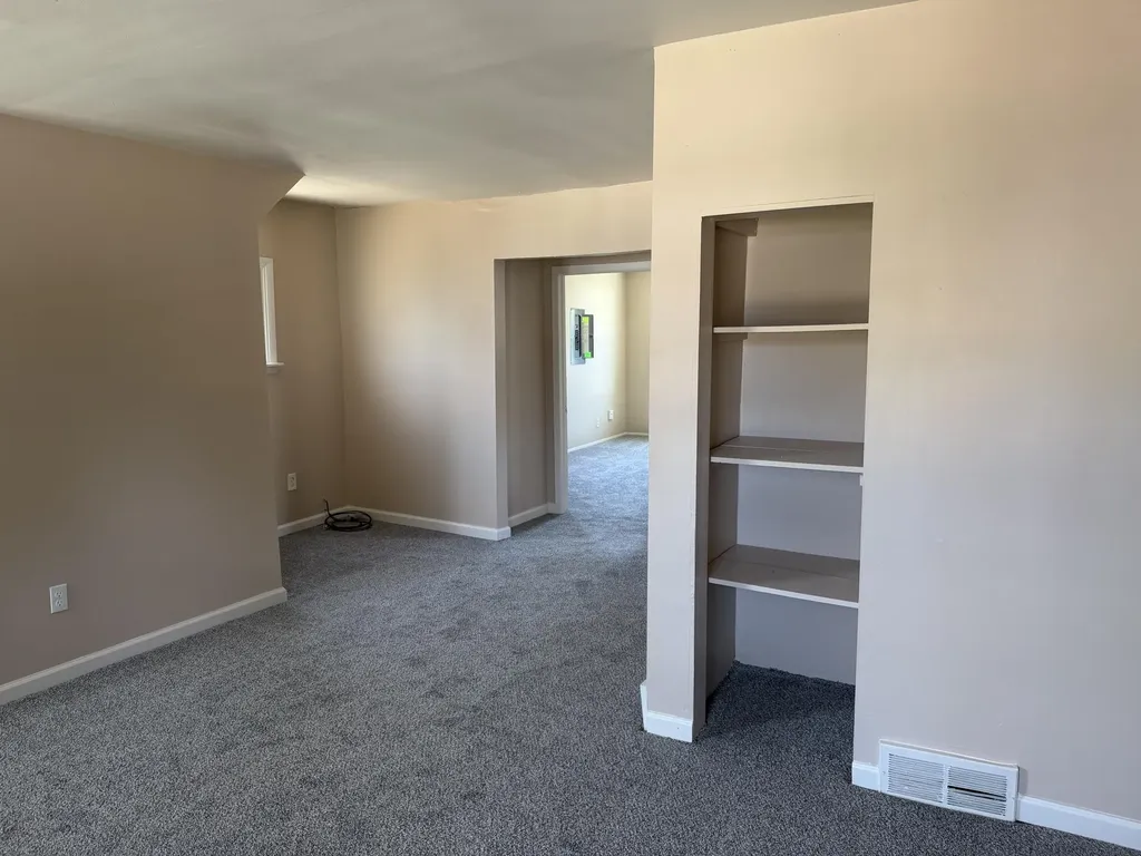 1422 E Granet Avenue Oakland Charter Township MI 48030