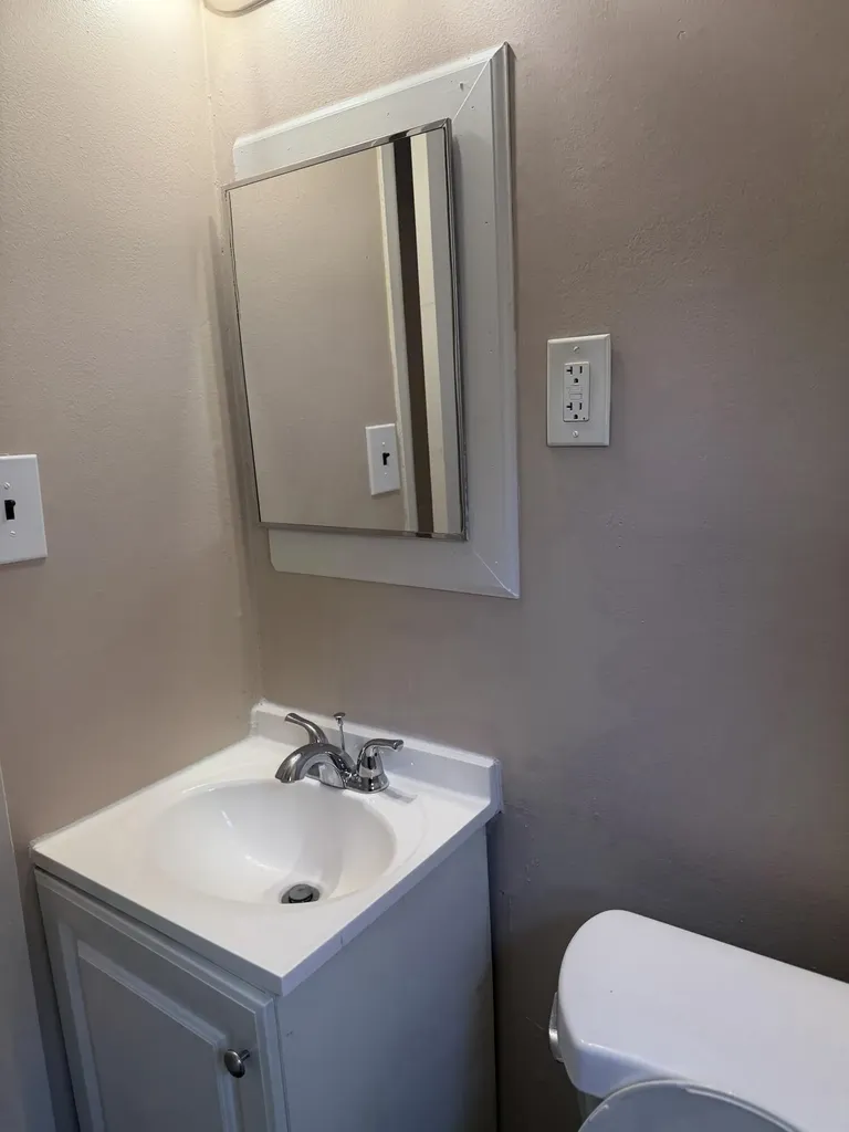 1422 E Granet Avenue Oakland Charter Township MI 48030