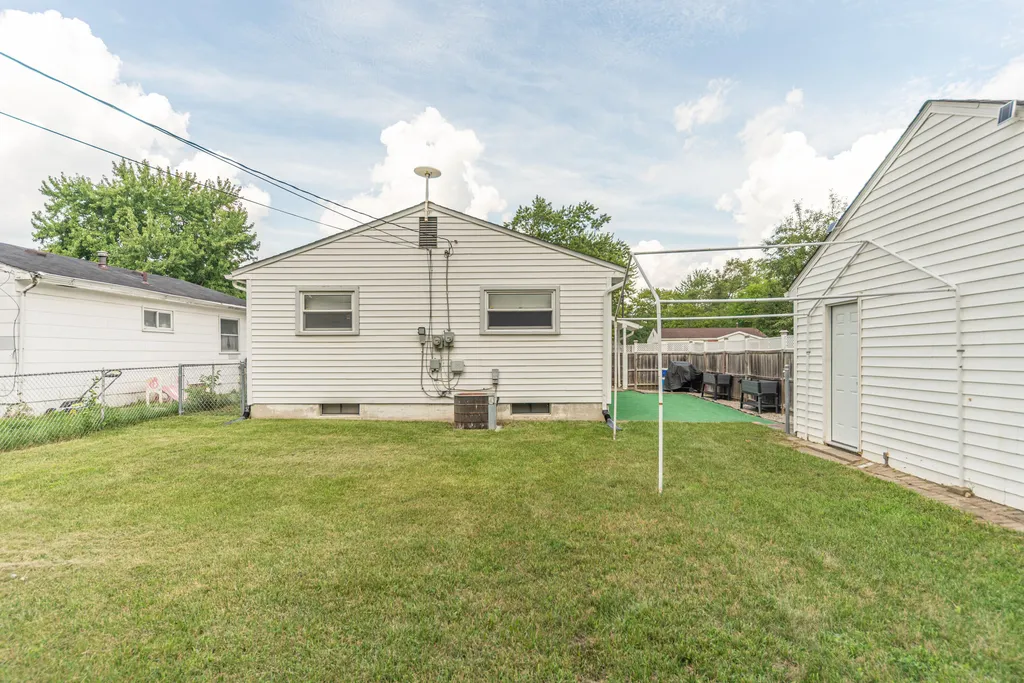 1705 Smith Avenue Ypsilanti Charter Township MI 48198