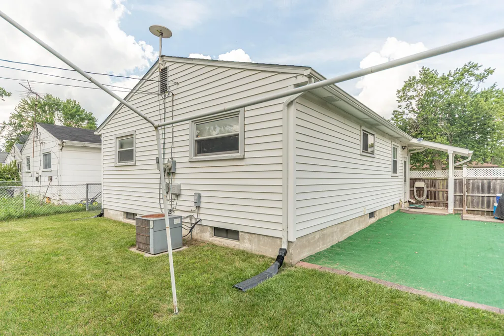 1705 Smith Avenue Ypsilanti Charter Township MI 48198