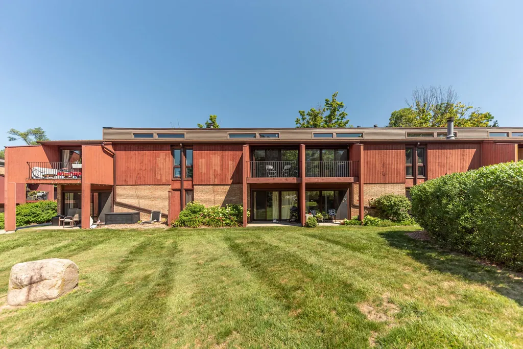 2405 Packard Street Ann Arbor City MI 48104