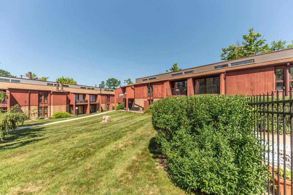 2405 Packard Street Ann Arbor City MI 48104
