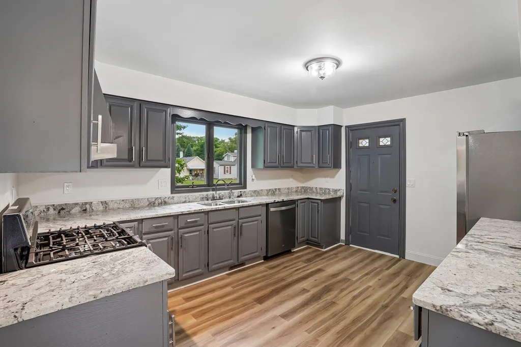 990 Centennial Avenue Ypsilanti Charter Township MI 48198