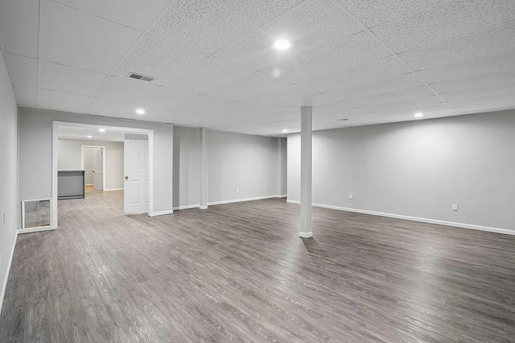 990 Centennial Avenue Ypsilanti Charter Township MI 48198