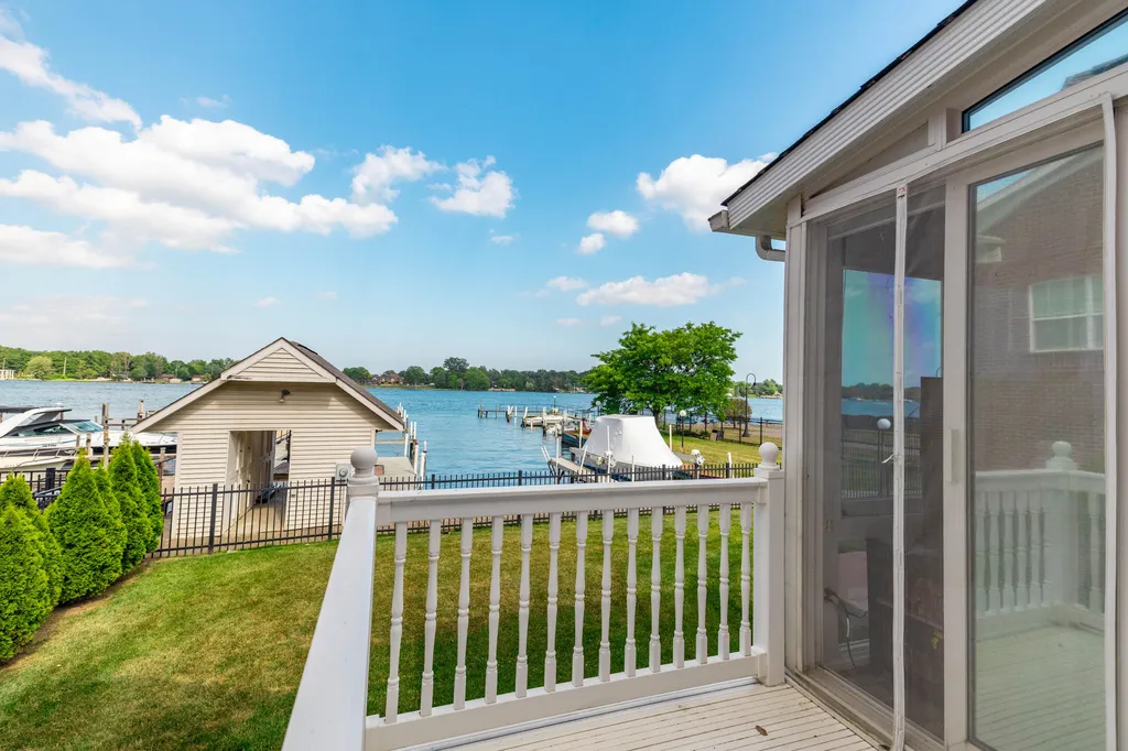 80 West Road Trenton City MI 48183