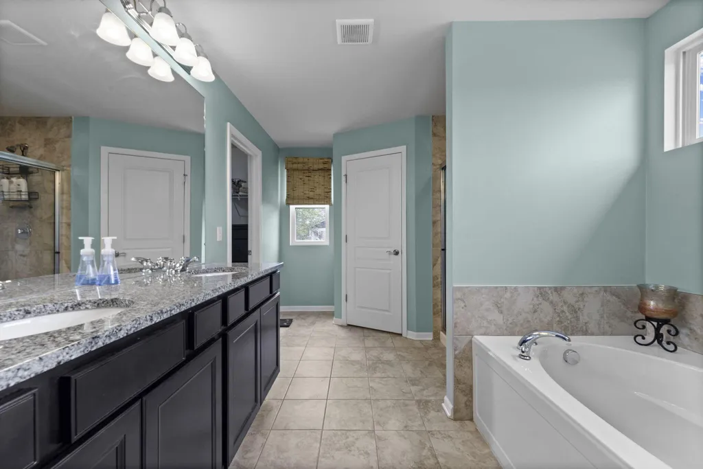 5887 Strawberry Circle Commerce Charter Township MI 48382