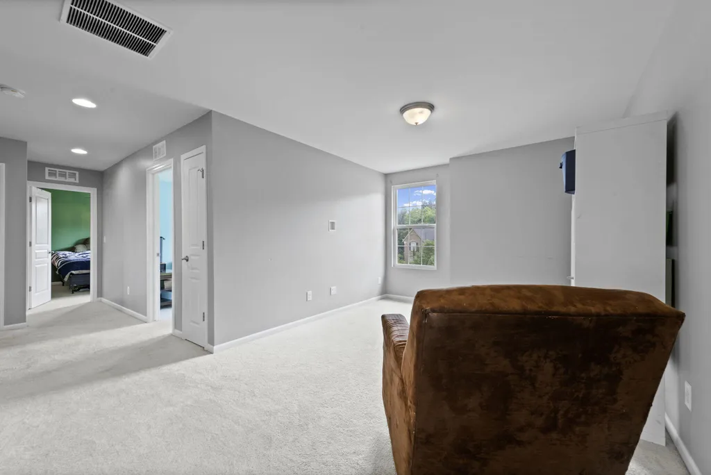 5887 Strawberry Circle Commerce Charter Township MI 48382